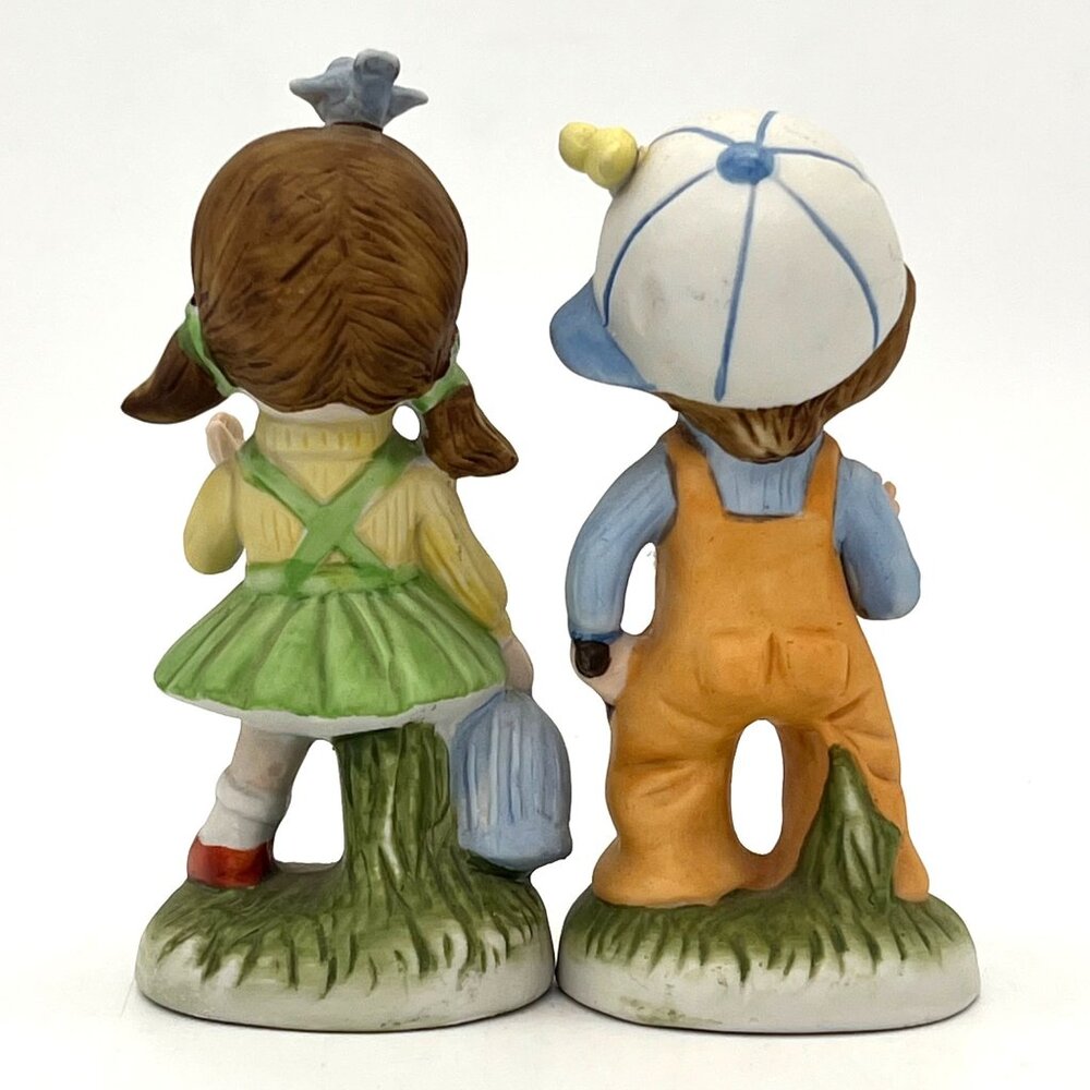 Vintage Homco Porcelain Figurines Boy & Girl Set With Birds and Slingshot - Picture 2 of 8